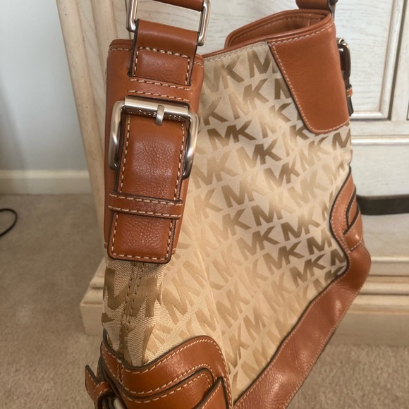 Michael Kors Purse - Picture 4 of 6